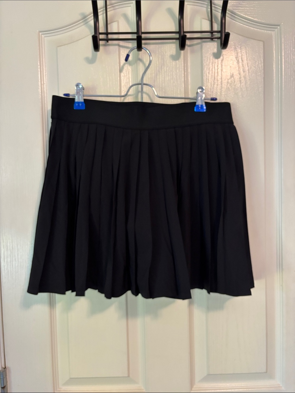 Aritzia Golden Tennis Skort in Black (size L) - Picture 3 of 5